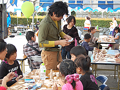 おもちゃ作り教室講師・小松和人