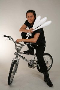 大道芸（ジャグリング・BMX・ファイヤーショー・LEDショー）、マジックのパフォーマー