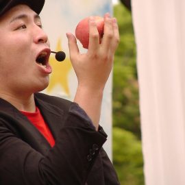 数々の大会での入賞経験もある大道芸人