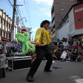 大道芸人「ジーニー」の紹介