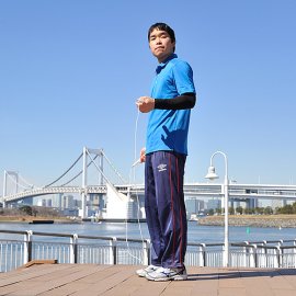 小学校や中学校を中心になわとびの出張教室などを行なっている縄跳びパフォーマー