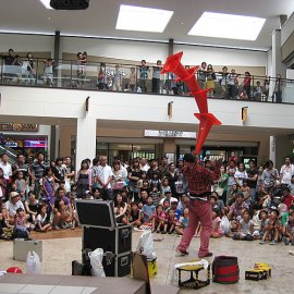 パワフルな大道芸が特徴の中部地方を中心に活躍する大道芸人